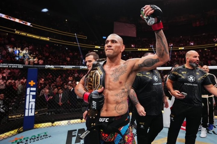Alex Pereira pondrá en juego su título de UFC ante Magomed Ankalaev el 8 de marzo a cinco rounds.