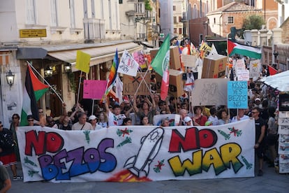 Protestas en Venecia por la boda de Jeff Bezos y Lauren Sánchez el 28 de junio de 2025.