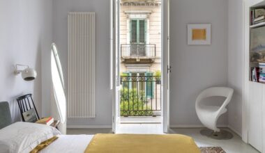 Un arquitecto amante del arte combina presente y pasado para transformar una vieja ruina en una casa moderna repleta de luz, diseño y hasta con una terraza secreta