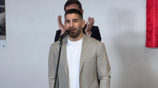 El campeón del mundo de peso pluma de la UFC, Ilia Topuria, hace parada en la ciudad de Toledo