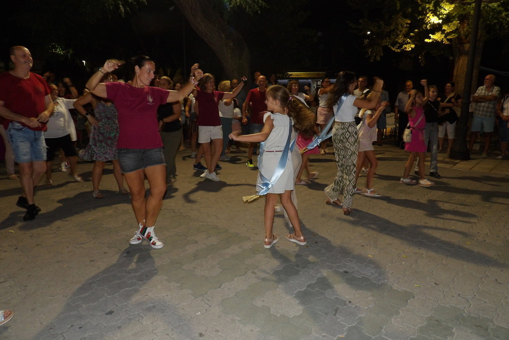 Solidaridad, folclore y toros antes del inicio de la Feria