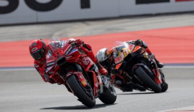 Marc Márquez, por delante de Pedro Acosta, en la carrera al sprint de este sábado.