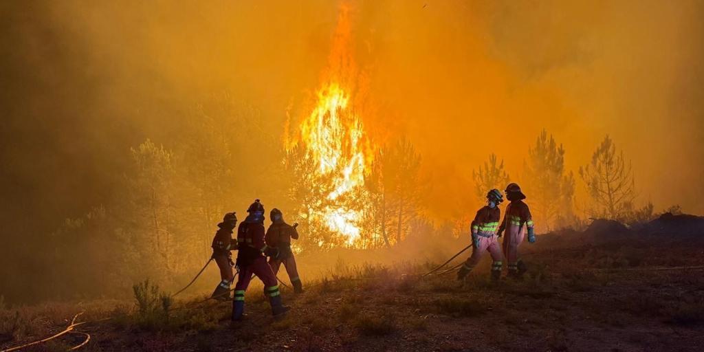 El incendio de León y Zamora, camino de convertirse en el peor de la historia de España