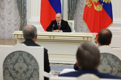 El presidente ruso, Vladímir Putin, asiste a una reunión tras la cumbre entre Estados Unidos y Rusia en el Kremlin, el 16 de agosto. 