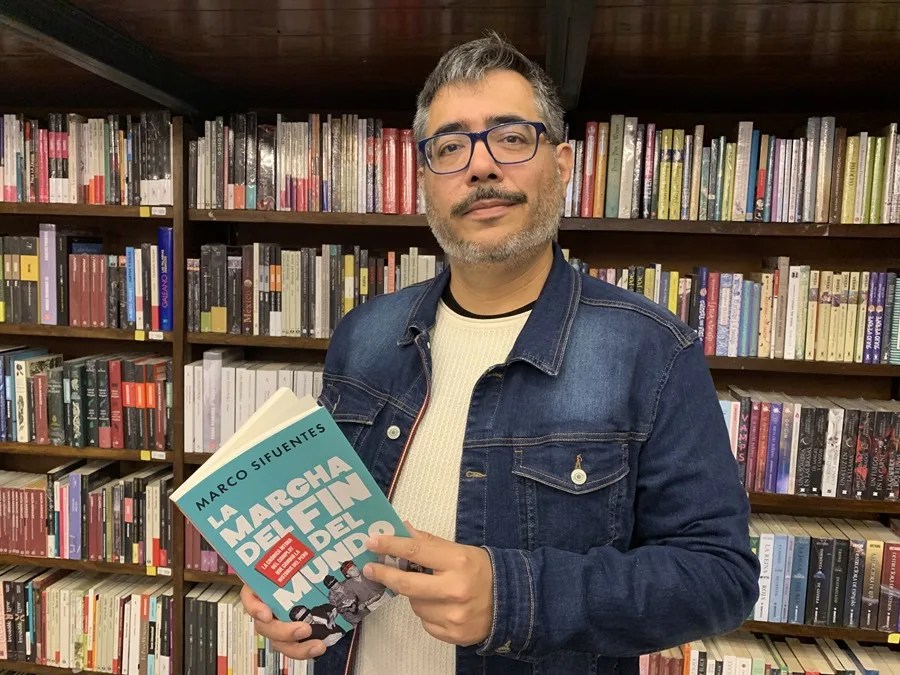 'La marcha del fin del mundo', un libro que rememora las protestas contra Alberto Fujimori en Perú