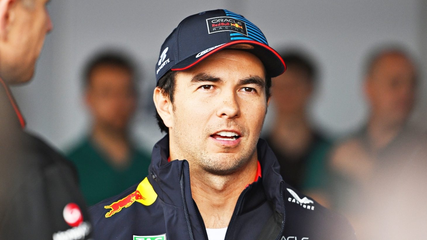 Isack Hadjar revela posible regreso de Checo Pérez a la Fórmula 1