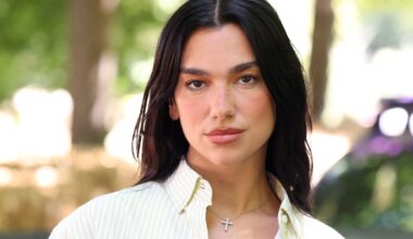 Dua Lipa está en Ibiza por su cumpleaños (y este es el vestido con el que se ha adelantado a sus 30)