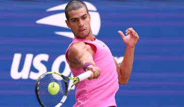 Carlos Alcaraz busca este domingo el billete para los cuartos de final del US Open.
