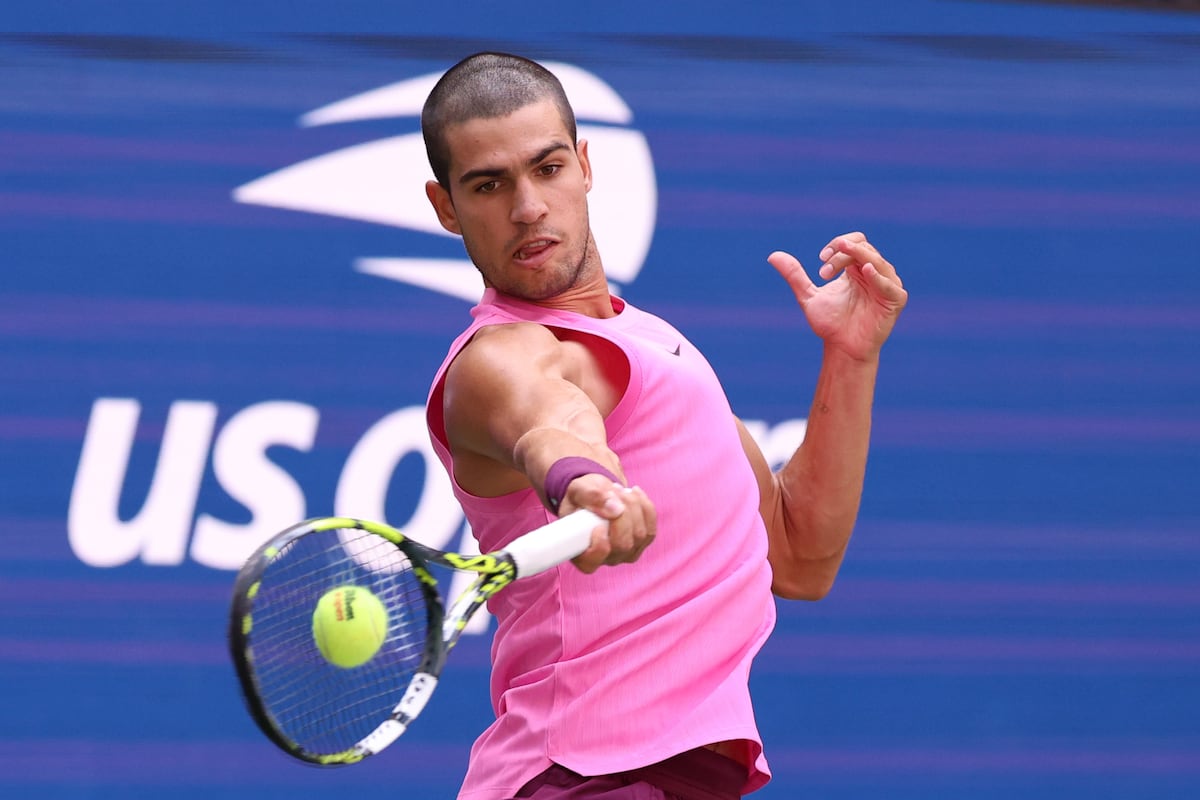 Carlos Alcaraz busca este domingo el billete para los cuartos de final del US Open.