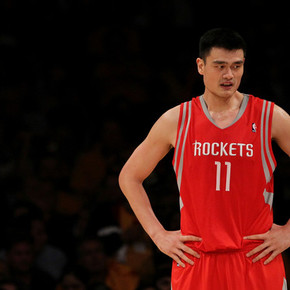 Fue ocho veces All Star de la NBA y ganó $160 millones, pero hoy vive con 20 dólares por día por un insólito motivo