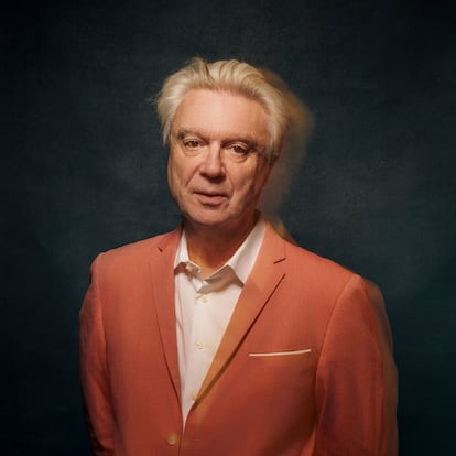 11/06/2025 - Reportaje Perfil con David Byrne, cantante, guitarrista y compositor - ©Manuel Vázquez     -----PIEFOTO-----      David Byrne, retratado en junio en Londres. El 5 de septiembre publica su nuevo álbum en solitario, 'Who Is the Sky?'.