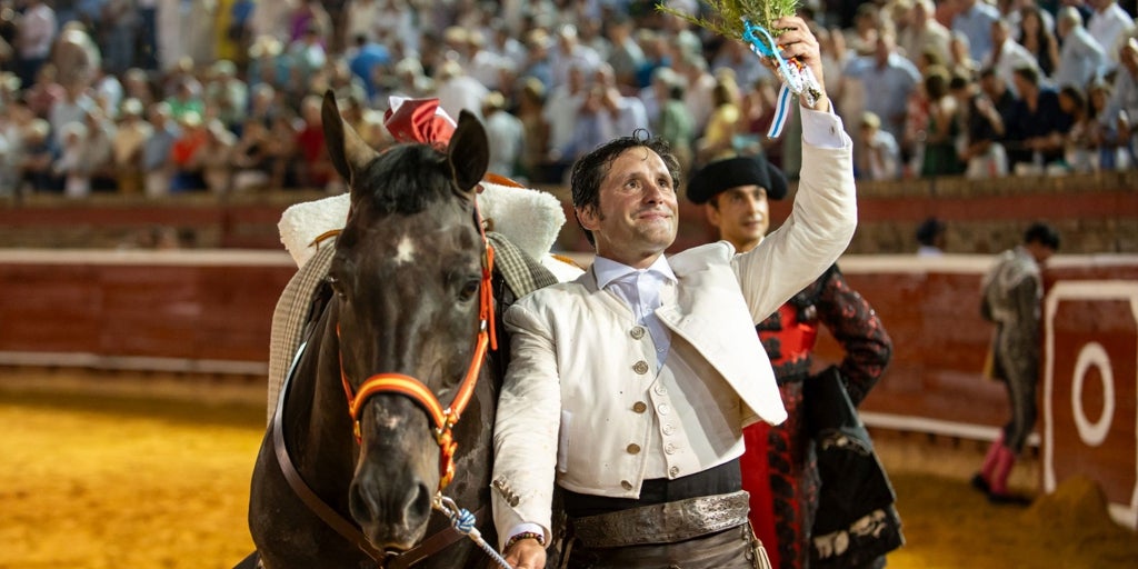 Ventura con tres orejas y Romero con dos triunfan en el cierre de las mejores Colombinas de la historia