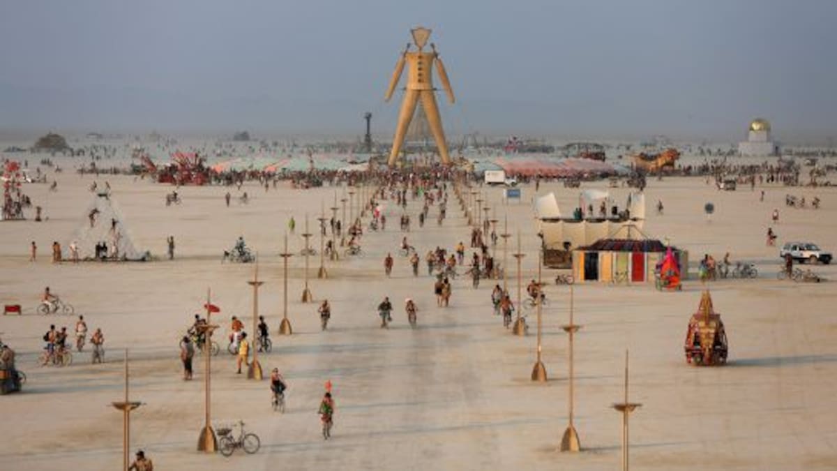Las Fallas de Nevada: un arquitecto español diseña por primera vez en la historia el Burning Man | Sociedad