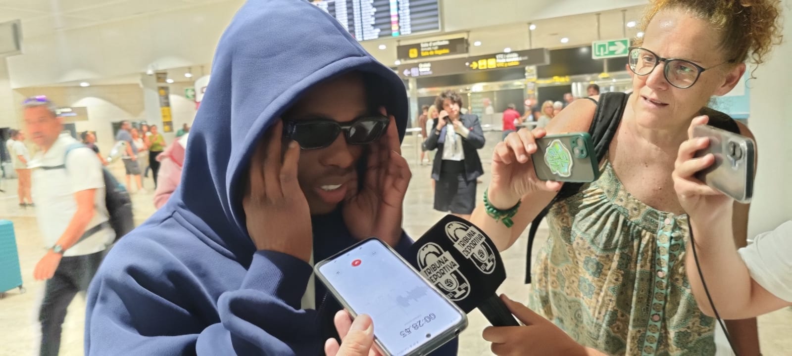 Ramazani aterriza en Alicante para ser nuevo jugador del Valencia