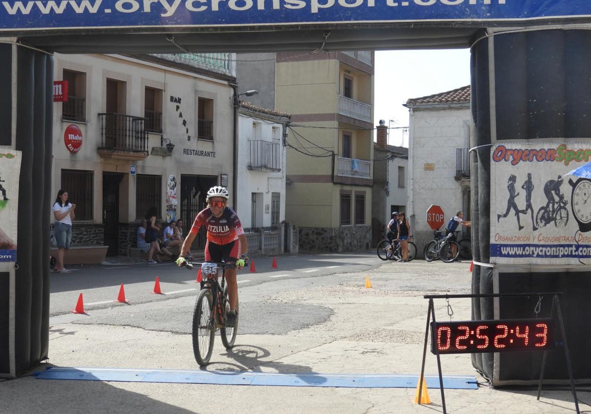 A la 'caza' del Buitre Negro por segundo año en Martiago