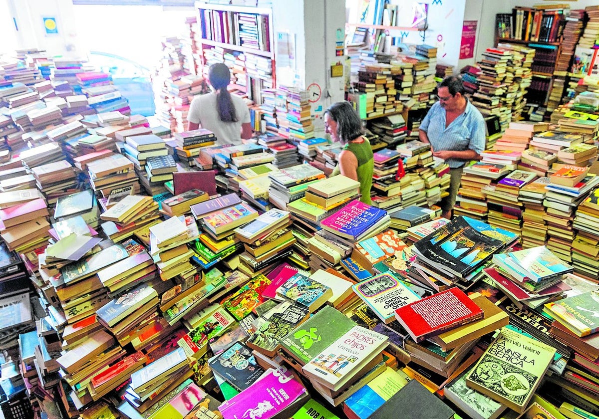 El salvador de 200.000 libros en Valencia
