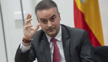 El fichaje de Iván Redondo por Santa Bárbara desata un enfrentamiento con el Gobierno ante su intento de frenar a Indra