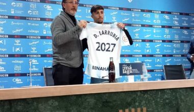 Larrubia durante su último acto de renovación con Loren Juarros