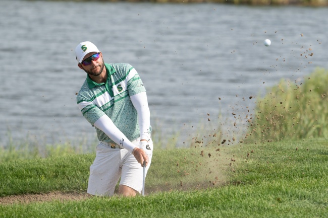 Dean Burmester se impone a Rahm y a Ballester en el PlayOff por el título del LIV Golf Chicago
