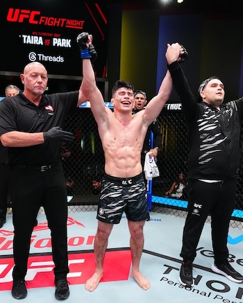 El Chino Vallejos suma 16