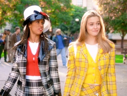 Stacey Dash (Dionne Davenport) y Alicia Silverstone (Cher Horowitz), en una imagen de la película.