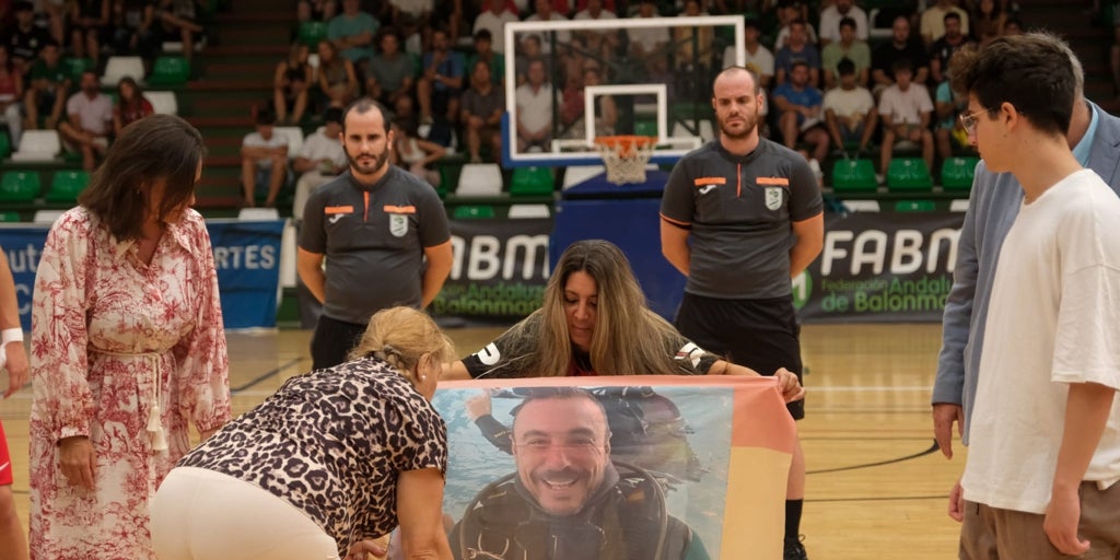 El balonmano andaluz se une en San Fernando para recordar a Miguel Ángel González