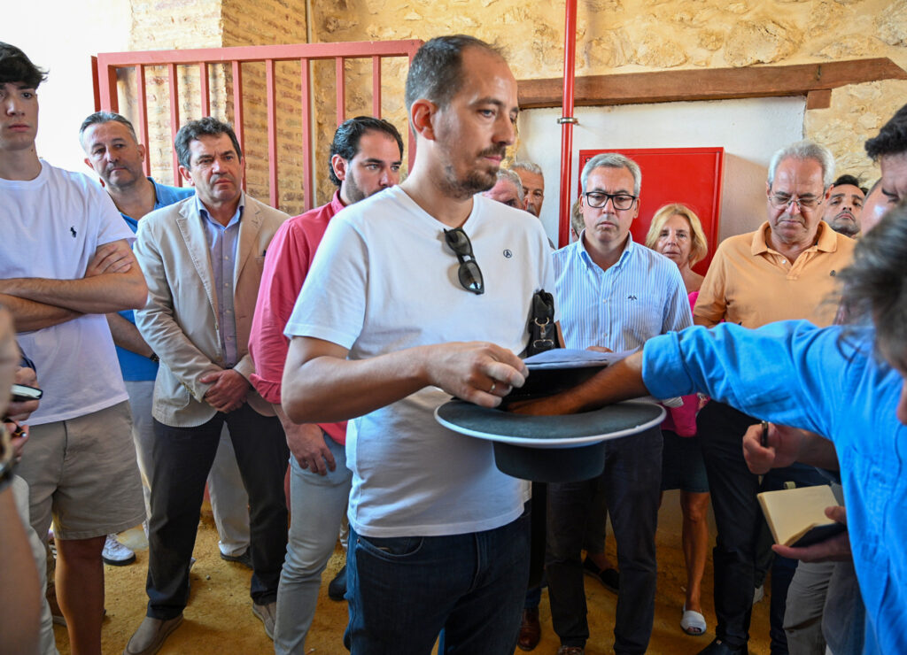 Valverde muestra su apoyo a los toreros de la provincia y región