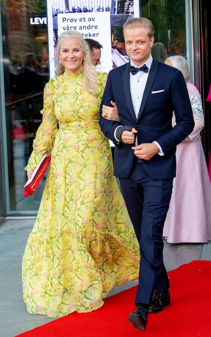 La princesa Mette-Marit y su primogénito, Marius Borg Høiby en un evento en Oslo en 2022.