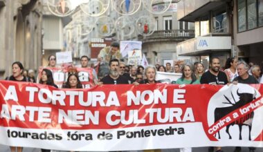 Una «performance» seguida de una marcha pide en Pontevedra la abolición de los toros