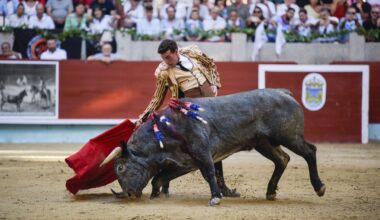La ganadería Victorino se gana el tercer indulto de la historia del coso de San Roque - La Voz de Galicia