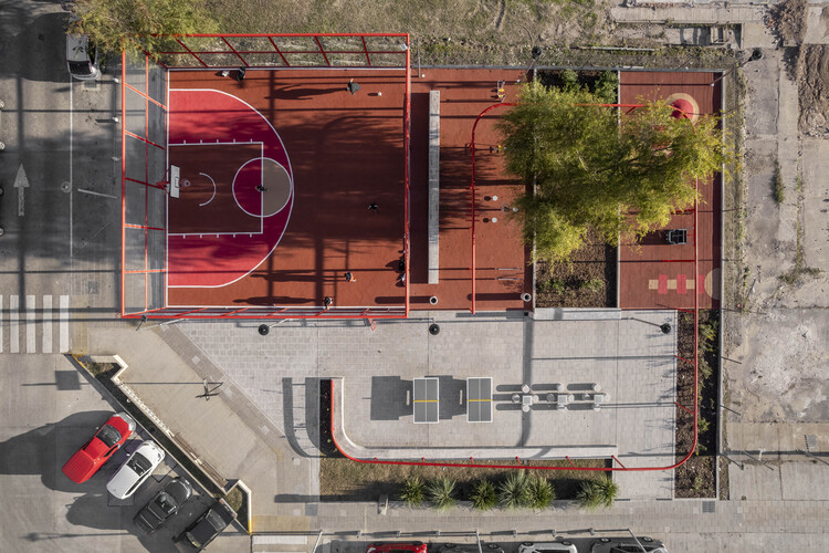 Plaza Barrio Olímpico  / Región Austral  - Imagen 22 de 32