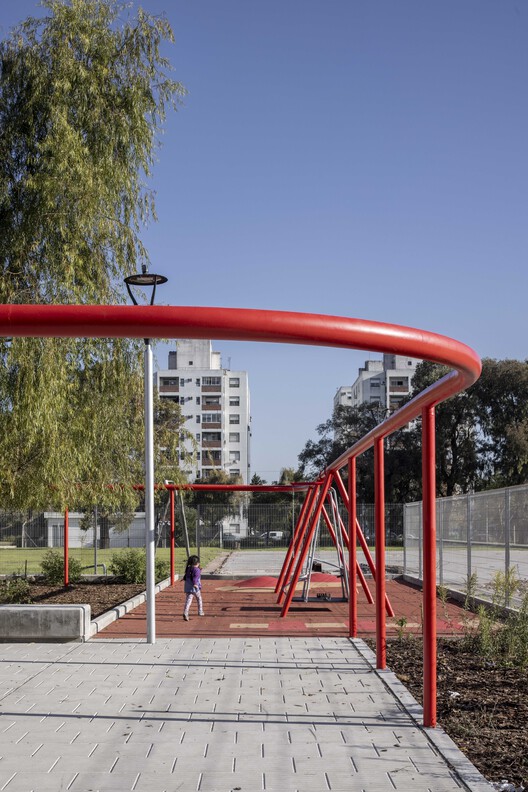 Plaza Barrio Olímpico  / Región Austral  - Fotografía exterior