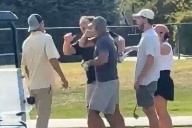 Un puñetazo brutal, e inesperado, desata el caos entre golfistas tras discutir en pleno campo de golf