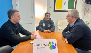 Castelli: el intendente Sander recibió a una deportista local de artes marciales mixtas que aspira a llegar a la UFC