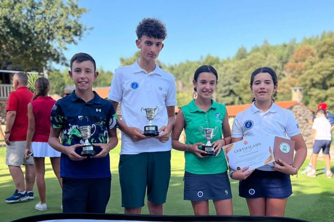 Francisco Esclápez, Sergi López y Andrea Arnal, Subcampeones de España de Pitch & Putt
