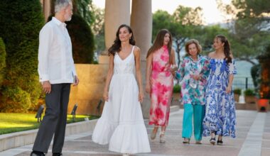 La princesa Leonor y la infanta Sofía debutan como anfitrionas en la recepción de los Reyes en Marivent | Gente