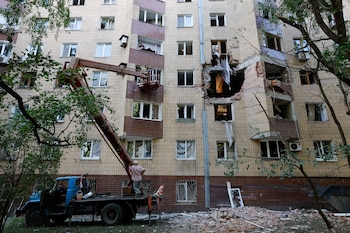 Un edificio con importantes daños