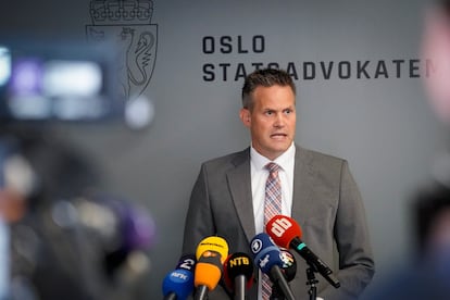 El fiscal Sturla Henriksbo, este lunes 18 de agosto durante la rueda de prensa en Oslo sobre su decisión de imputar formalmente a Marius Borg Hoiby.
