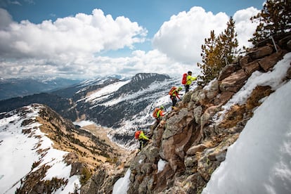 Rescate en una arista de los Alpes italianos a cargo del CNSAS.