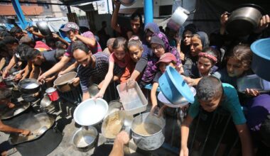 Hambruna en Gaza: “Mis hijos ven vídeos en internet de pollos asados y hamburguesas, pero se lo prohíbo porque solo les hace daño” | Planeta Futuro