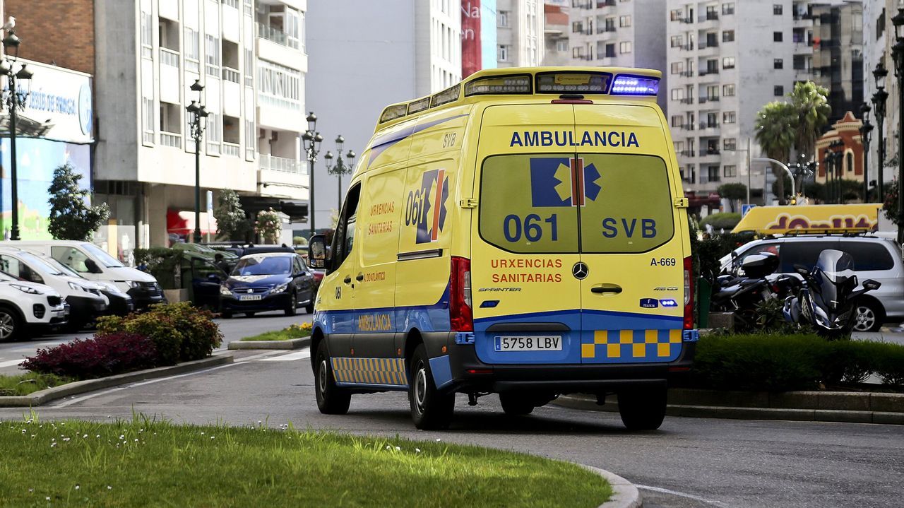 Herida una oficinista al quedar su mano enganchada en una trituradora de documentos en Vigo