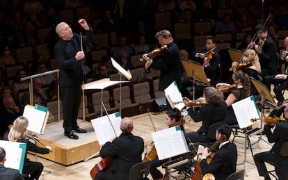 Thomas Adès, al frente de la Orquesta Nacional de España, durante un concierto en Madrid en 2023.