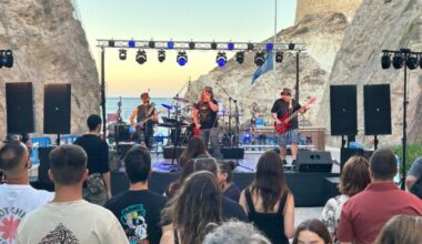 Un viernes de rock extremo y alternativo en la Ensenada de los Galápagos