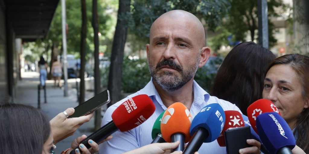 El PP se escuda en que la moción de Jumilla no señala religiones ni ritos y acusa a PSOE y Vox de «polarizar» al país
