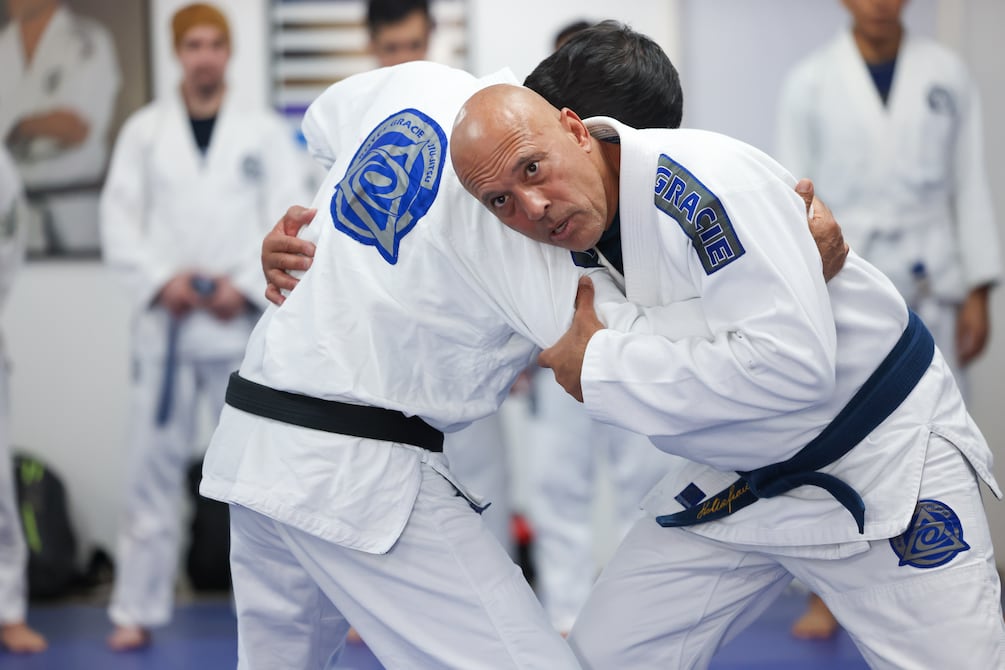Royce Gracie, leyenda de la UFC, visitó Ecuador para impartir un seminario de defensa personal | Otros Deportes | Deportes