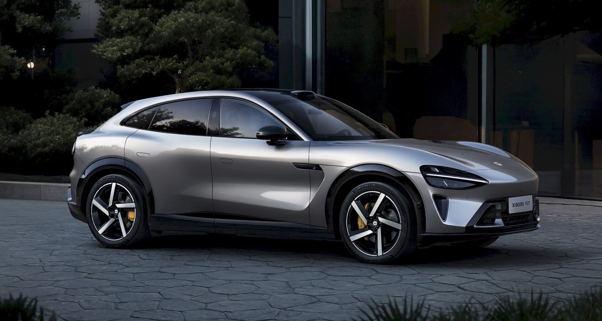 Si quieres un coche Xiaomi, su CEO avisa: "compra un Tesla"
