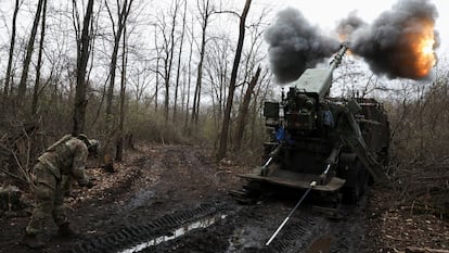 Un obús ucranio Bogdana, el pasado abril en el frente de Donetsk.
