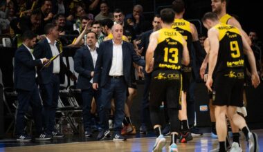 Parte del cuerpo técnico del CB Canarias, con Txus Vidorreta en primer plano.