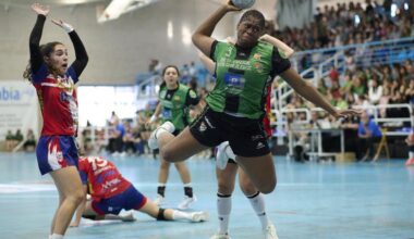 Kelly Nnonzie Fonkeng, operada de una fractura en su mano izquierda