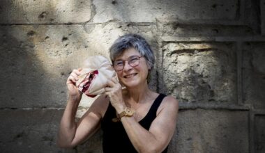 Mireia Grossmann recomienda libros "para leer con una sola mano"